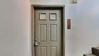 Spacious 2 BR Units at 1849 Condos with FREE Pool, Parking & Wifi