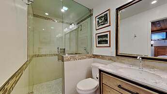 Spacious 2 BR Units at 1849 Condos with FREE Pool, Parking & Wifi