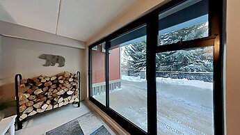 Spacious 2 BR Units at 1849 Condos with FREE Pool, Parking & Wifi