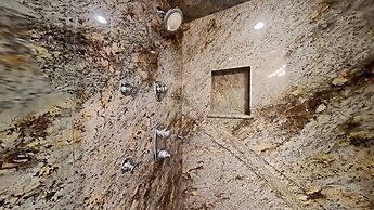 Spacious 2 BR Units at 1849 Condos with FREE Pool, Parking & Wifi