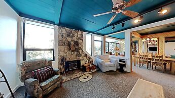 Spacious 2 BR Units at 1849 Condos with FREE Pool, Parking & Wifi