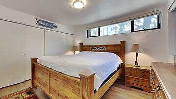 Spacious 2 BR Units at 1849 Condos with FREE Pool, Parking & Wifi