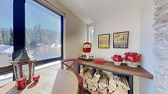 Spacious 2 BR Units at 1849 Condos with FREE Pool, Parking & Wifi