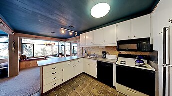 Spacious 2 BR Units at 1849 Condos with FREE Pool, Parking & Wifi