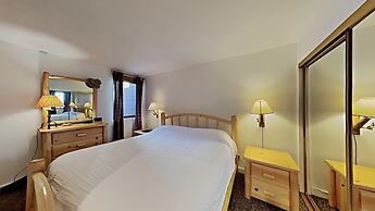 Spacious 2 BR Units at 1849 Condos with FREE Pool, Parking & Wifi