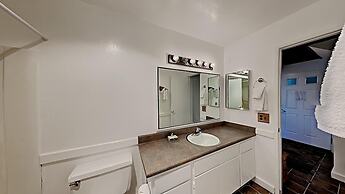 Spacious 2 BR Units at 1849 Condos with FREE Pool, Parking & Wifi