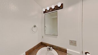 Spacious 2 BR Units at 1849 Condos with FREE Pool, Parking & Wifi