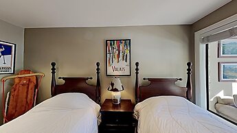 Spacious 2 BR Units at 1849 Condos with FREE Pool, Parking & Wifi