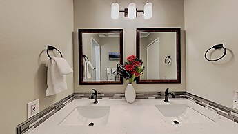 Spacious 2 BR Units at 1849 Condos with FREE Pool, Parking & Wifi