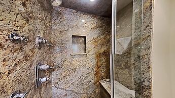 Spacious 2 BR Units at 1849 Condos with FREE Pool, Parking & Wifi