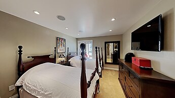 Spacious 2 BR Units at 1849 Condos with FREE Pool, Parking & Wifi