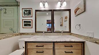 Spacious 2 BR Units at 1849 Condos with FREE Pool, Parking & Wifi