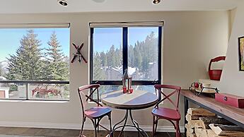 Spacious 2 BR Units at 1849 Condos with FREE Pool, Parking & Wifi