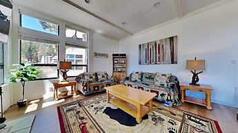 Spacious 2 BR Units at 1849 Condos with FREE Pool, Parking & Wifi