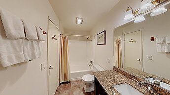 Spacious 2 BR Units at 1849 Condos with FREE Pool, Parking & Wifi