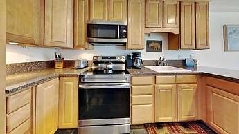 Spacious 2 BR Units at 1849 Condos with FREE Pool, Parking & Wifi