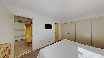 Spacious 2 BR Units at 1849 Condos with FREE Pool, Parking & Wifi