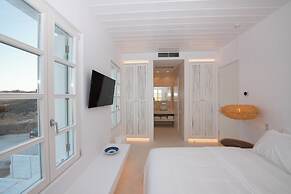 The Ammonite Resort – Adults Only