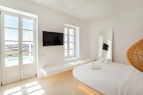 The Ammonite Resort – Adults Only