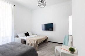 A World Aparts - The Artist's Suite