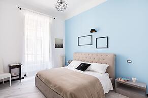 A World Aparts - The Artist's Suite