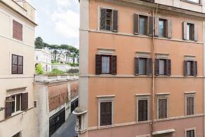 A World Aparts - The Artist's Suite