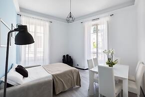 A World Aparts - The Artist's Suite