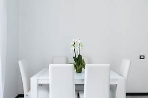 A World Aparts - The Artist's Suite