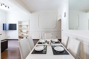 A World Aparts - Frattina Royal