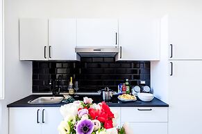 A World Aparts - 32 Modena