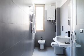 A World Aparts - 32 Modena