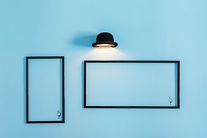 A World Aparts - 32 Modena