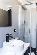 A World Aparts - 32 Modena