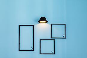 A World Aparts - 32 Modena