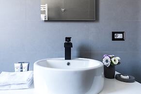 A World Aparts - 32 Modena