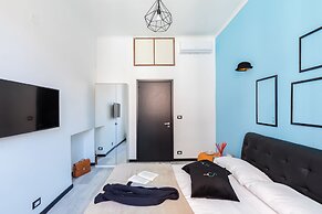 A World Aparts - 32 Modena