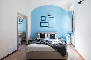 A World Aparts - 40 Sforza