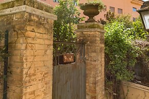 A World Aparts - 40 Sforza