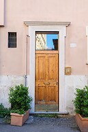 A World Aparts - 40 Sforza