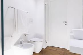 A World Aparts - 104 Frattina