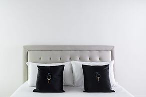 A World Aparts - 104 Frattina