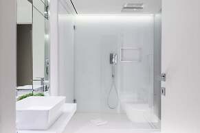 A World Aparts - 104 Frattina