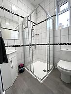 Central Cove Guesthouse