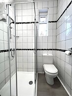 Central Cove Guesthouse