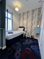 Central Cove Guesthouse