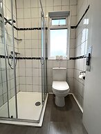 Central Cove Guesthouse