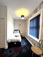 Central Cove Guesthouse