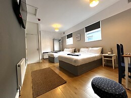 Central Cove Guesthouse