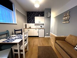 Central Cove Guesthouse