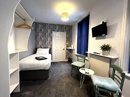 Central Cove Guesthouse